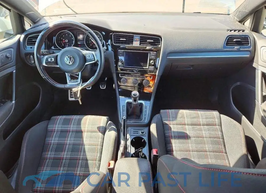 3VW5T7AU2KM009822# 8