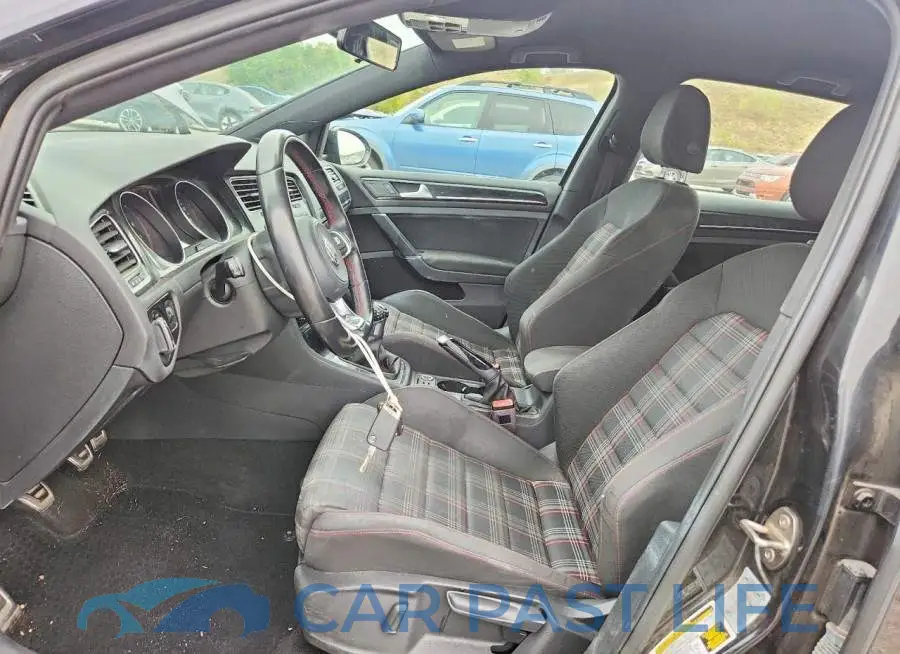 3VW5T7AU9HM067077# 7