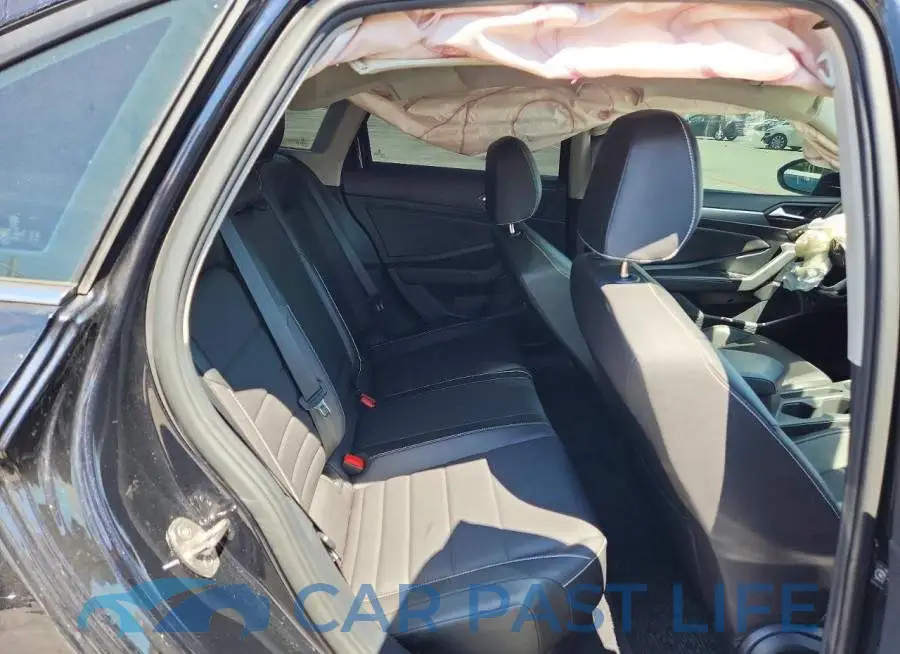 3VW7M7BU3RM035778# 10