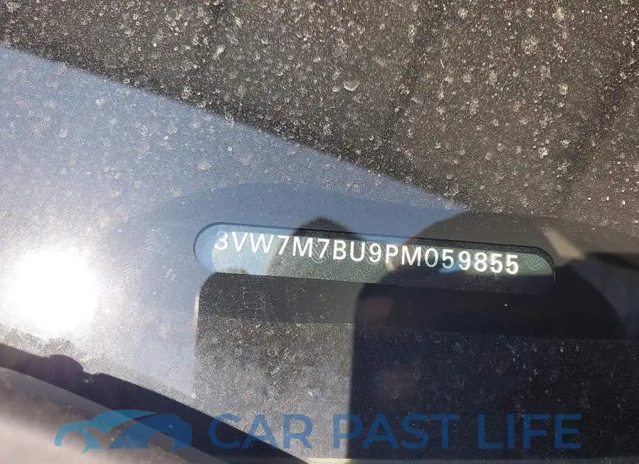 3VW7M7BU9PM059855# 12