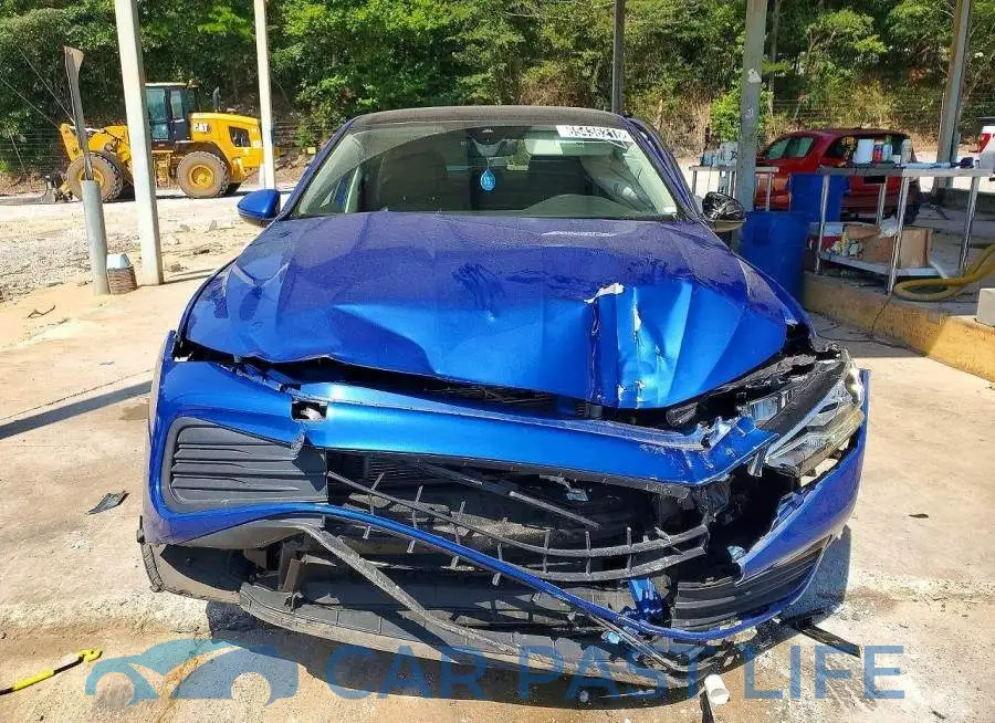 3VW7M7BU9PM059855# 5