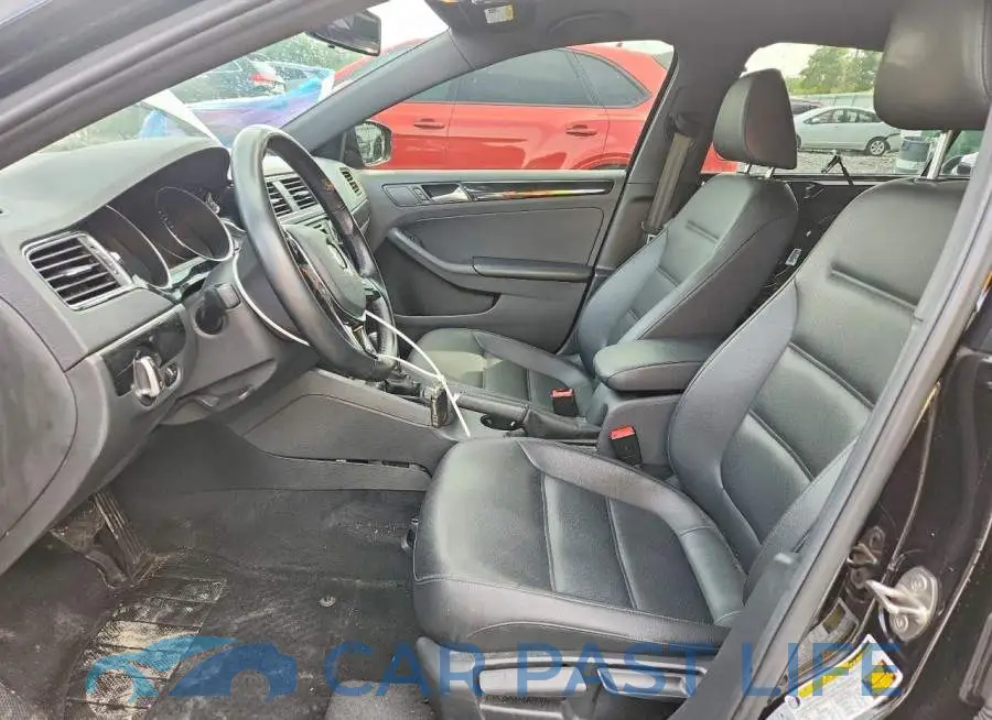 3VWD17AJ4JM225435# 7
