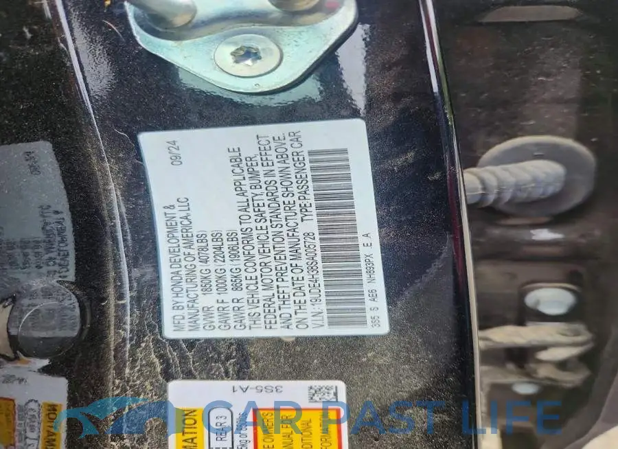 19UDE4H38SA005728# 12