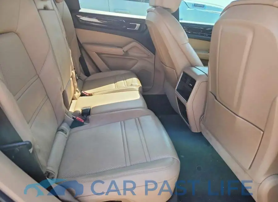 WP1AA2AY3NDA00896# 11