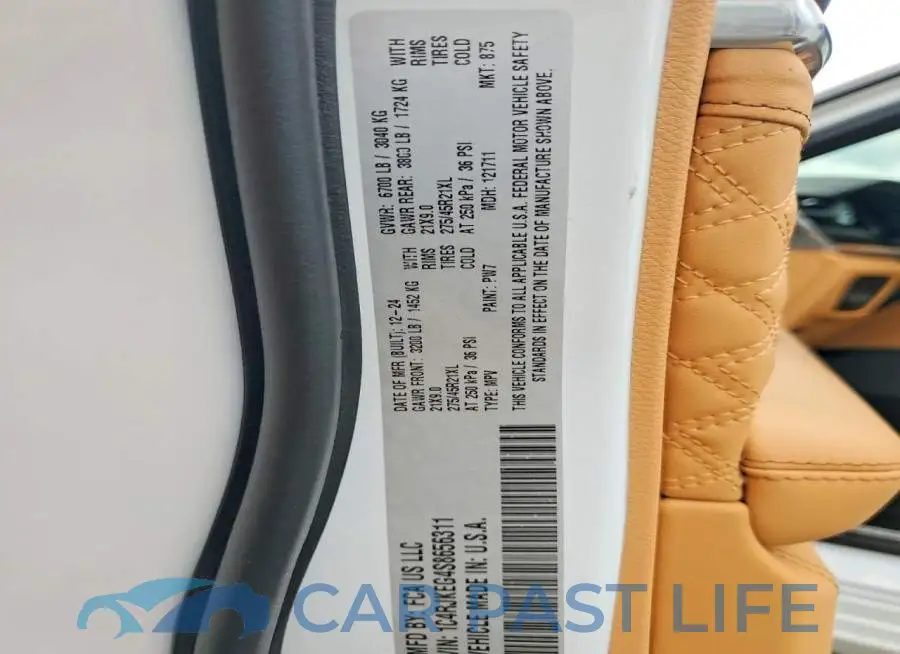 1C4RJKEG4S8656311# 13