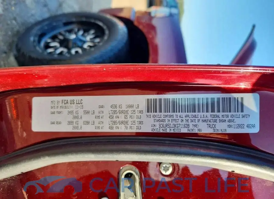 3C6UR5DJ3KG711639# 12