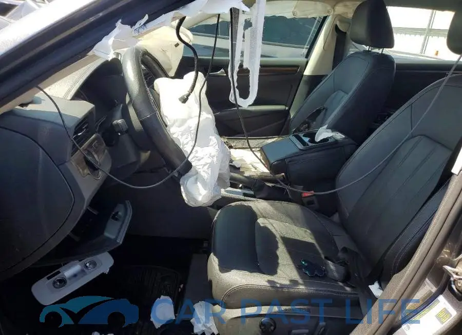 1VWCA7A33LC015216# 7
