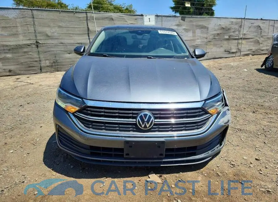 3VW7M7BU5NM005384# 5