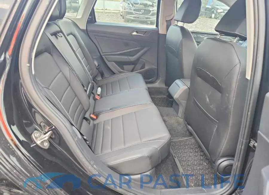 3VWEM7BU5RM035739# 10