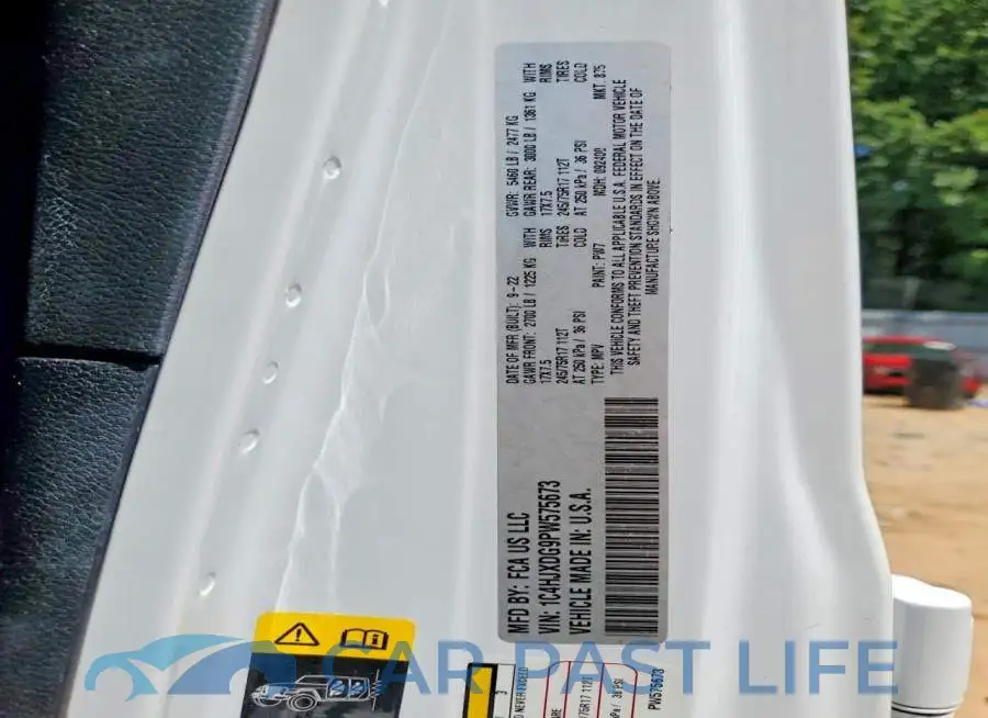 1C4HJXDG9PW575673# 12