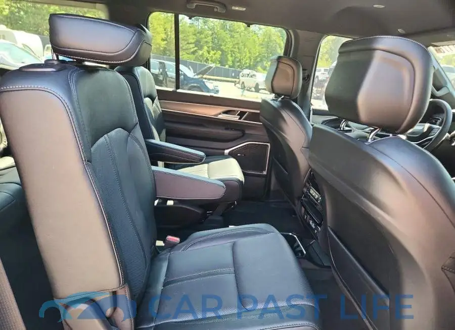 1C4SJVBP9TS156057# 11