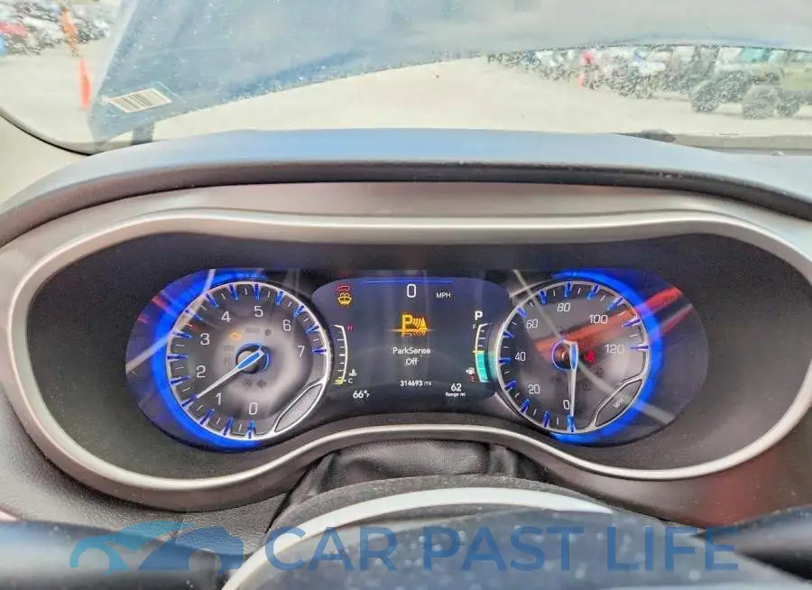 2C4RC1BGXNR129018# 9