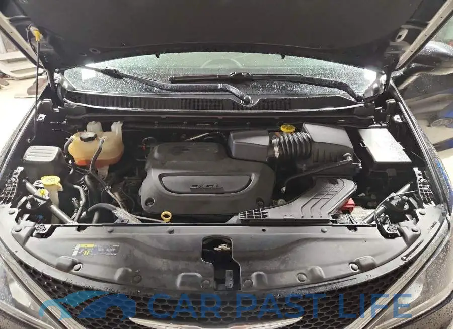 2C4RC1FG2KR577372# 12