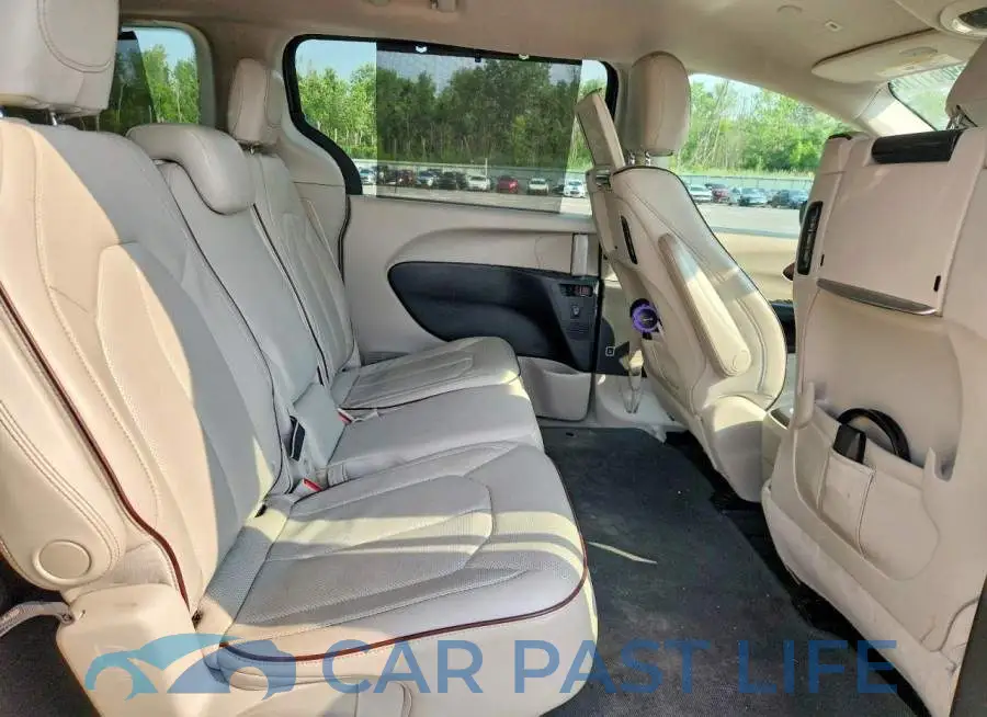 2C4RC1GG5JR312409# 11