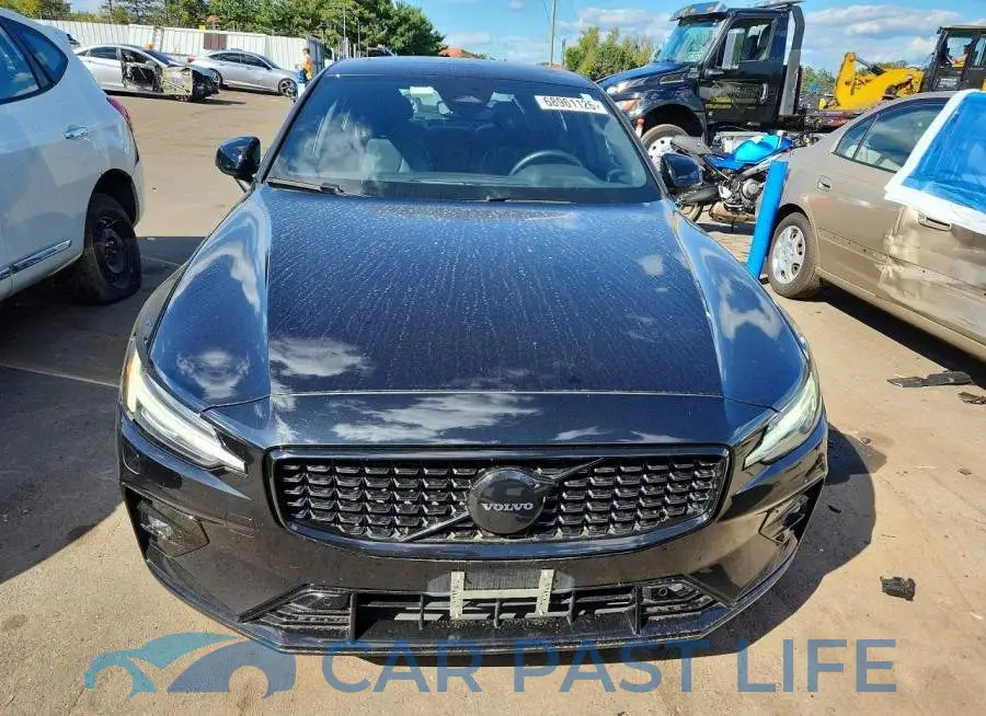 7JRL12FT7PG231696# 5