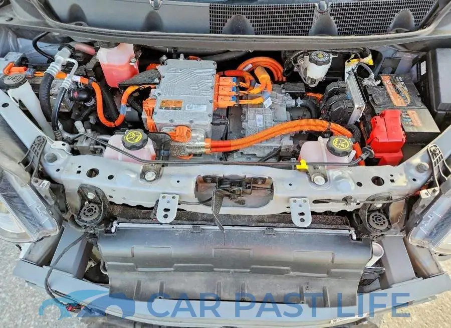 1G1FZ6S05M4103504# 11