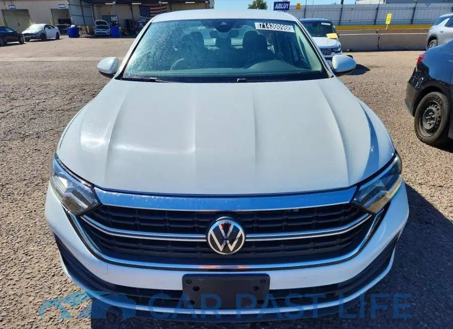 3VW5M7BU0RM070270# 5