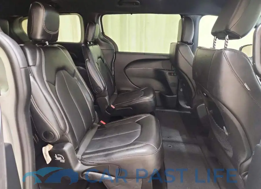2C4RC1BG1SR541288# 11