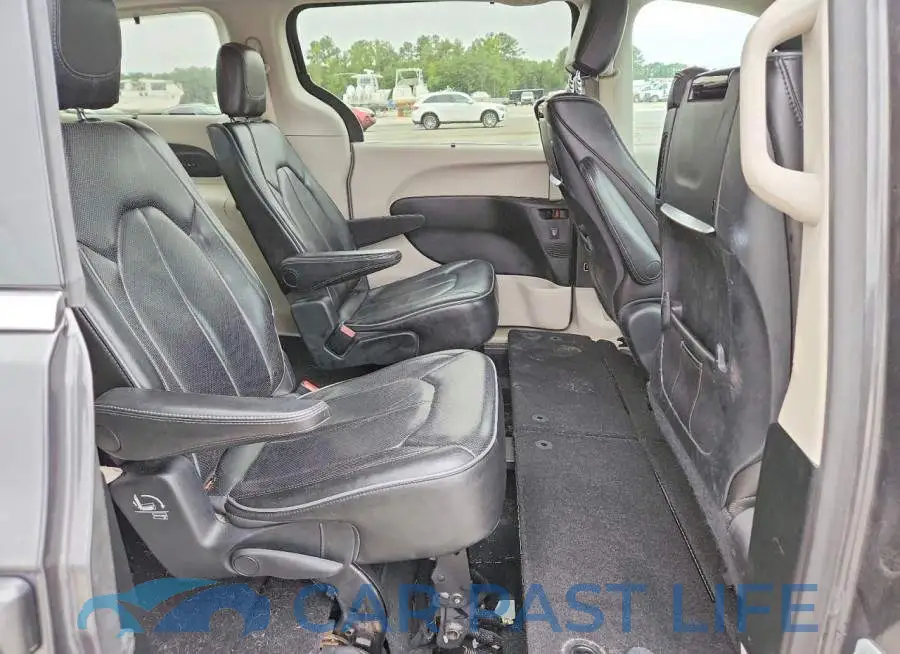 2C4RC1GG5JR352201# 11