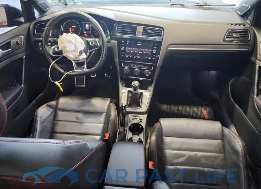 3VW5T7AU4KM008073# 8