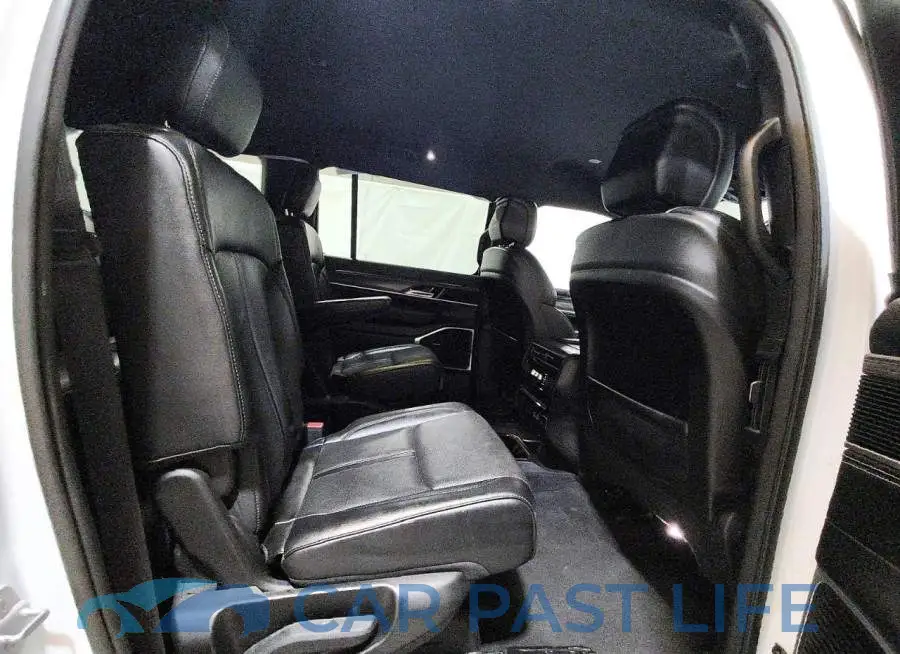 1C4SJVDP4RS176061# 11