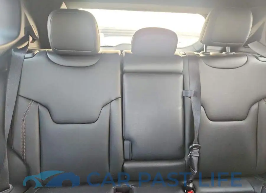 3C4NJDCN8RT136202# 10