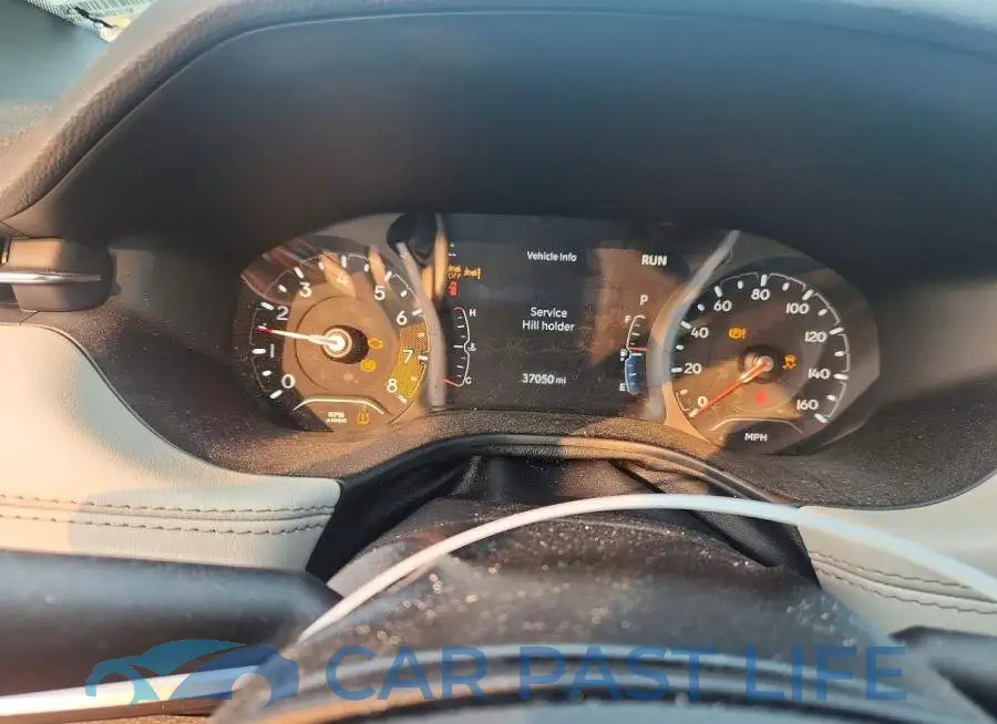 3C4NJDCN8RT136202# 9