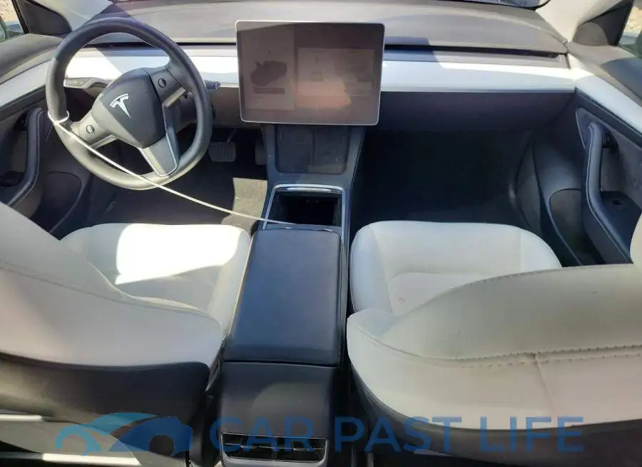 5YJ3E1EB9NF254880# 8