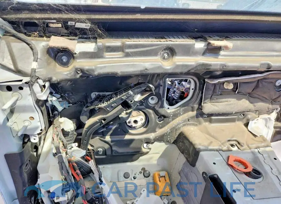 WBY43EJ01RCR24106# 9