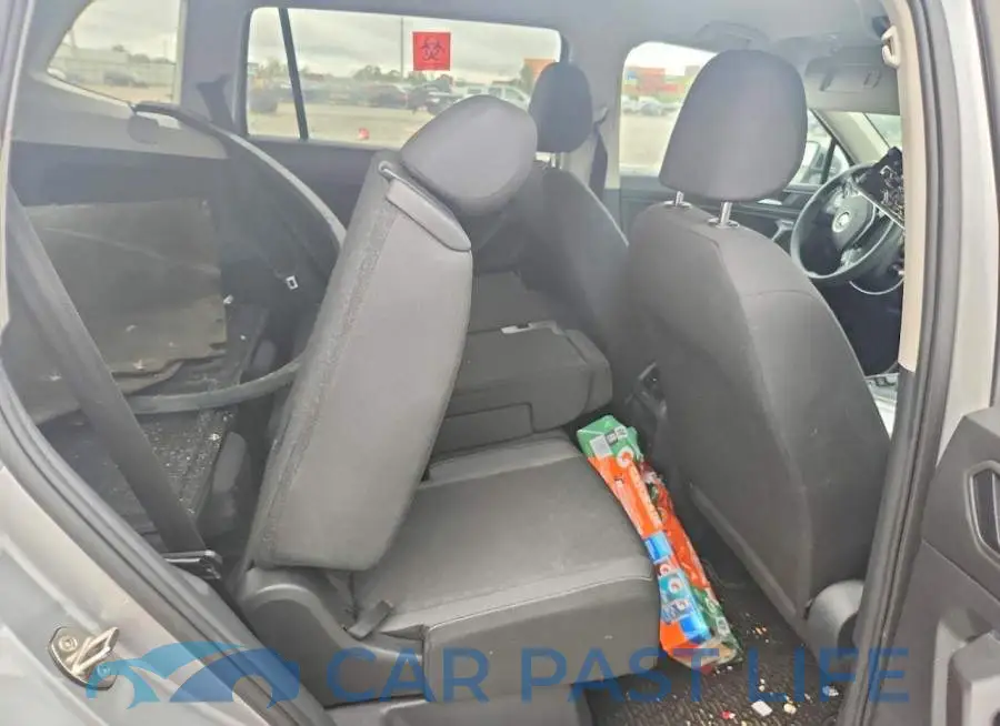 3VV1B7AX0MM117990# 11