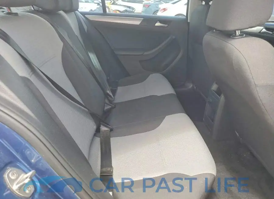 3VW2B7AJ0JM261613# 10