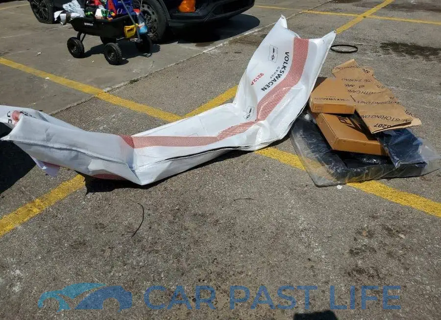 3VW4T7AU1HM055825# 12