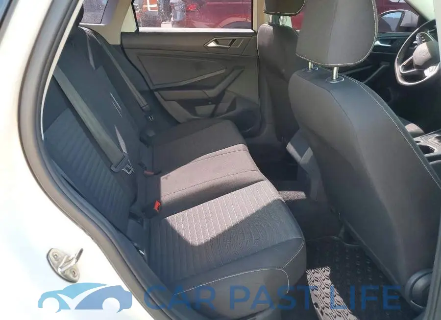 3VW5M7BU9RM100382# 10