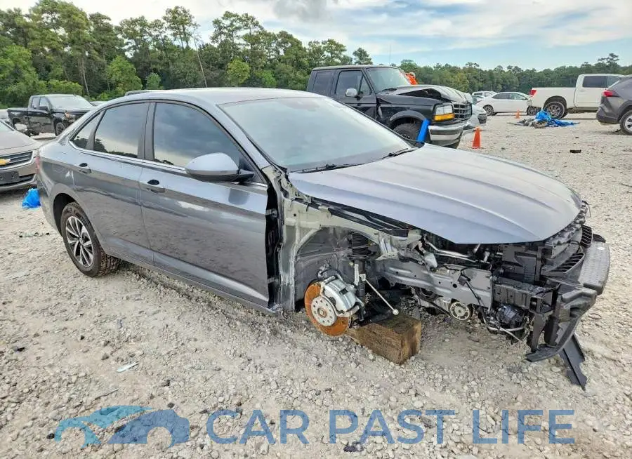 3VW5W7BUXTM044468# 4