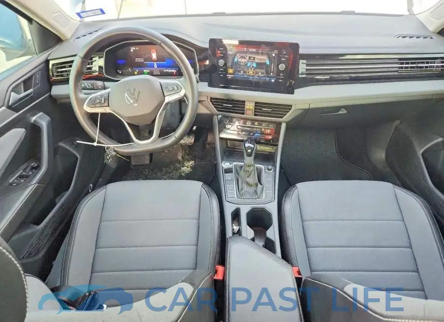 3VW7X7BU8SM093981# 8