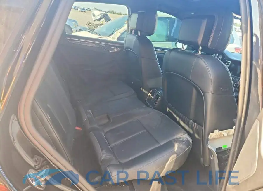 WP1AA2A5XMLB13285# 11