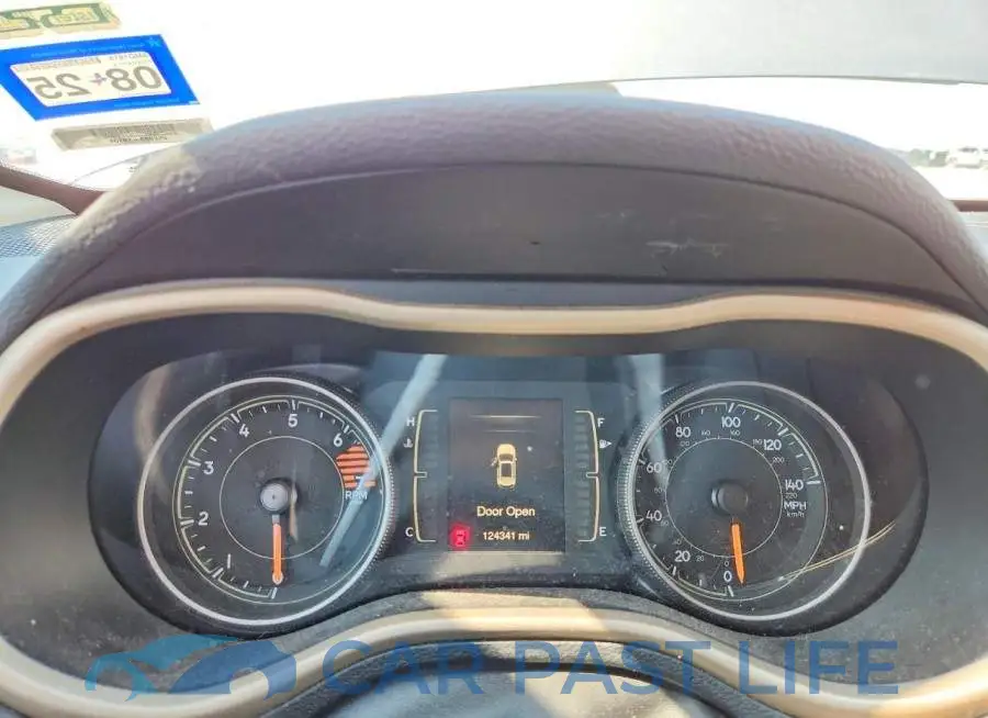 1C4PJLCB8JD566315# 9
