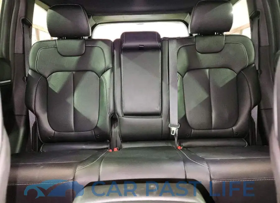 1C4RJHBR4TC282905# 10