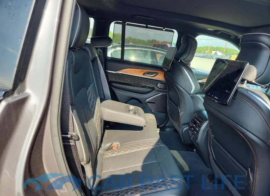 1C4RJYE6XR8941826# 10