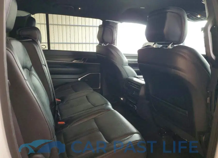 1C4SJSBP1RS131743# 11
