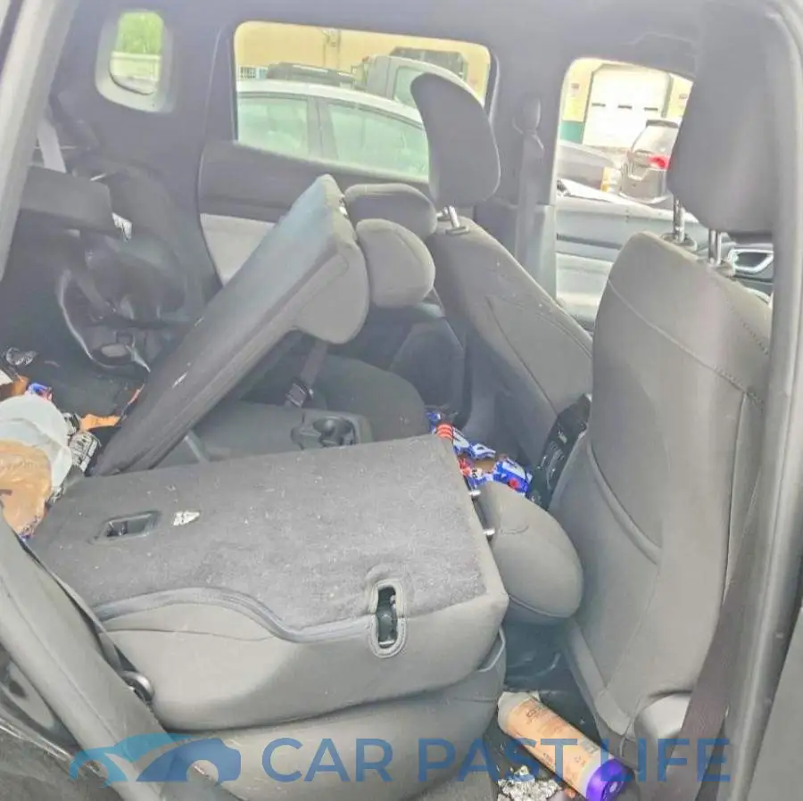 3C4NJDAN2RT165620# 10