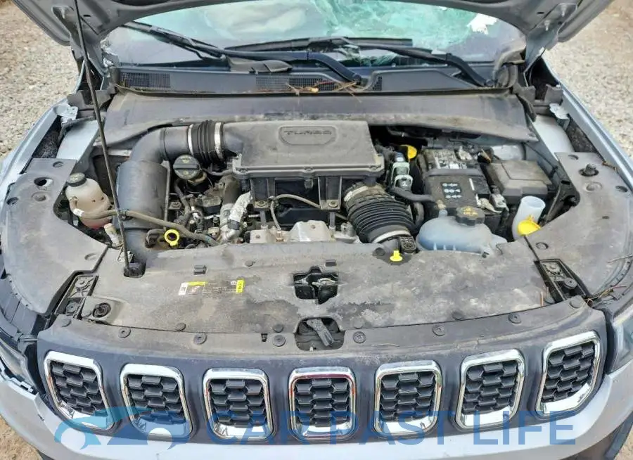 3C4NJDBN3RT117803# 12