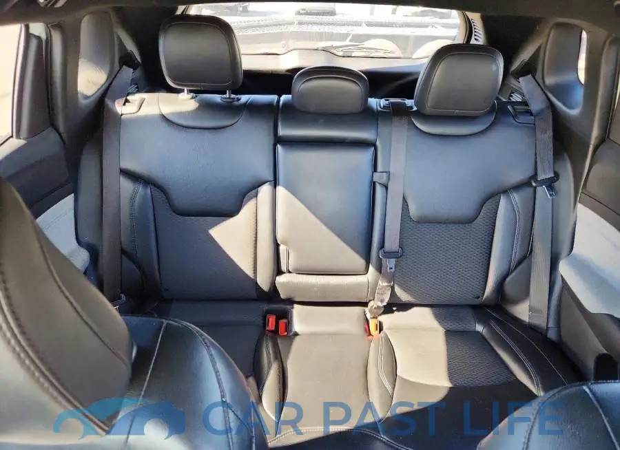 3C4NJDBN8PT562034# 10