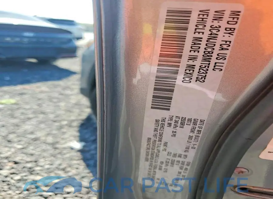 3C4NJDCB8MT523752# 13