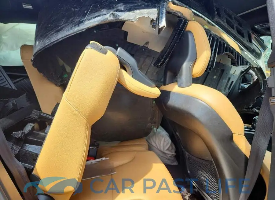 YV4102PK8J1358852# 10
