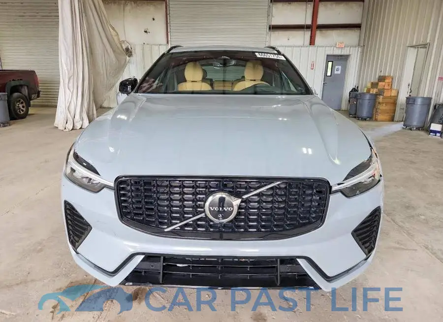 YV4L12RM3R1800890# 5