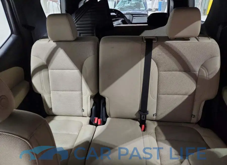 1GNEVFKW3PJ256916# 10