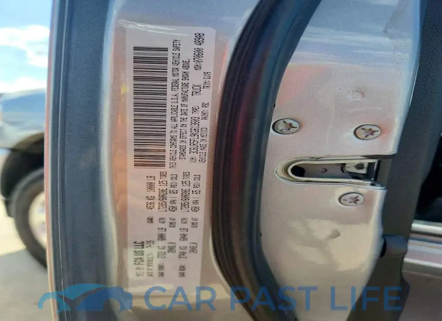 3C6UR5FL9KG613603# 12