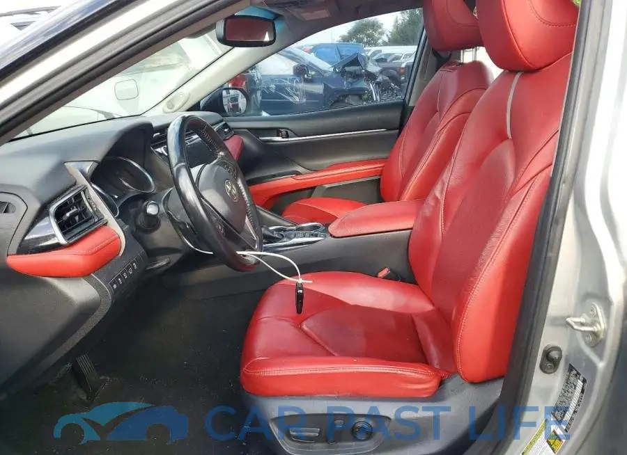 4T1B61HK1KU228504# 7
