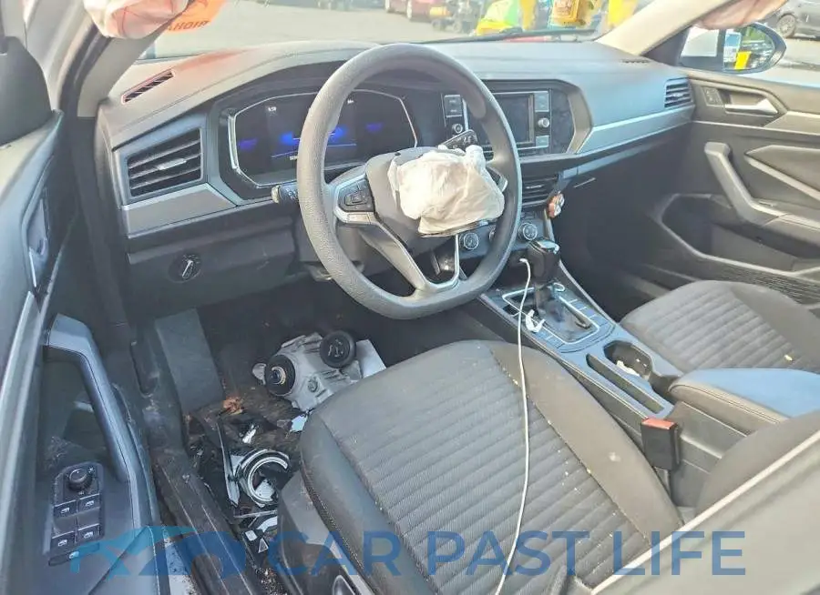 3VW5M7BUXPM007948# 8
